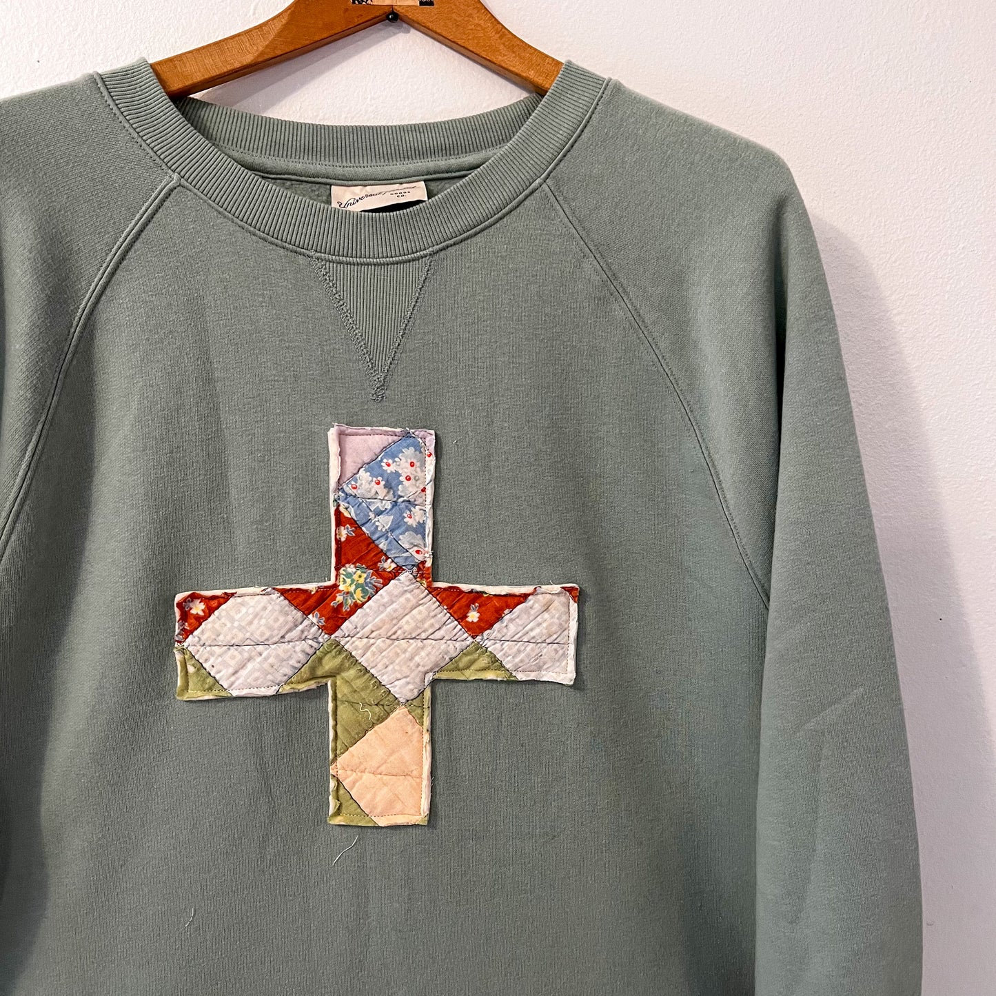 Reclaimed Quilt Cross Sweatshirt Size XXL